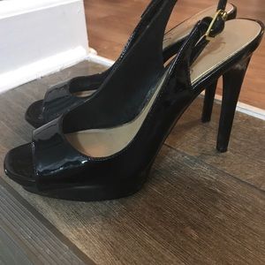 Black Guess patten leather heels